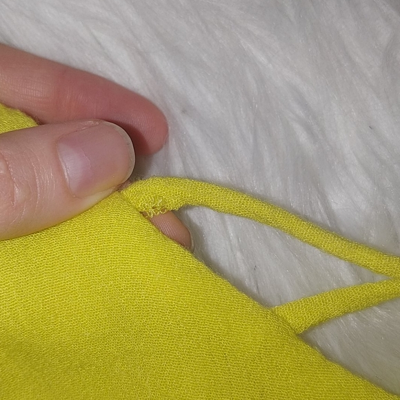 ✨FLOWY TANK TOP WITH CROSS DETAIL✨ - Picture 5 of 5